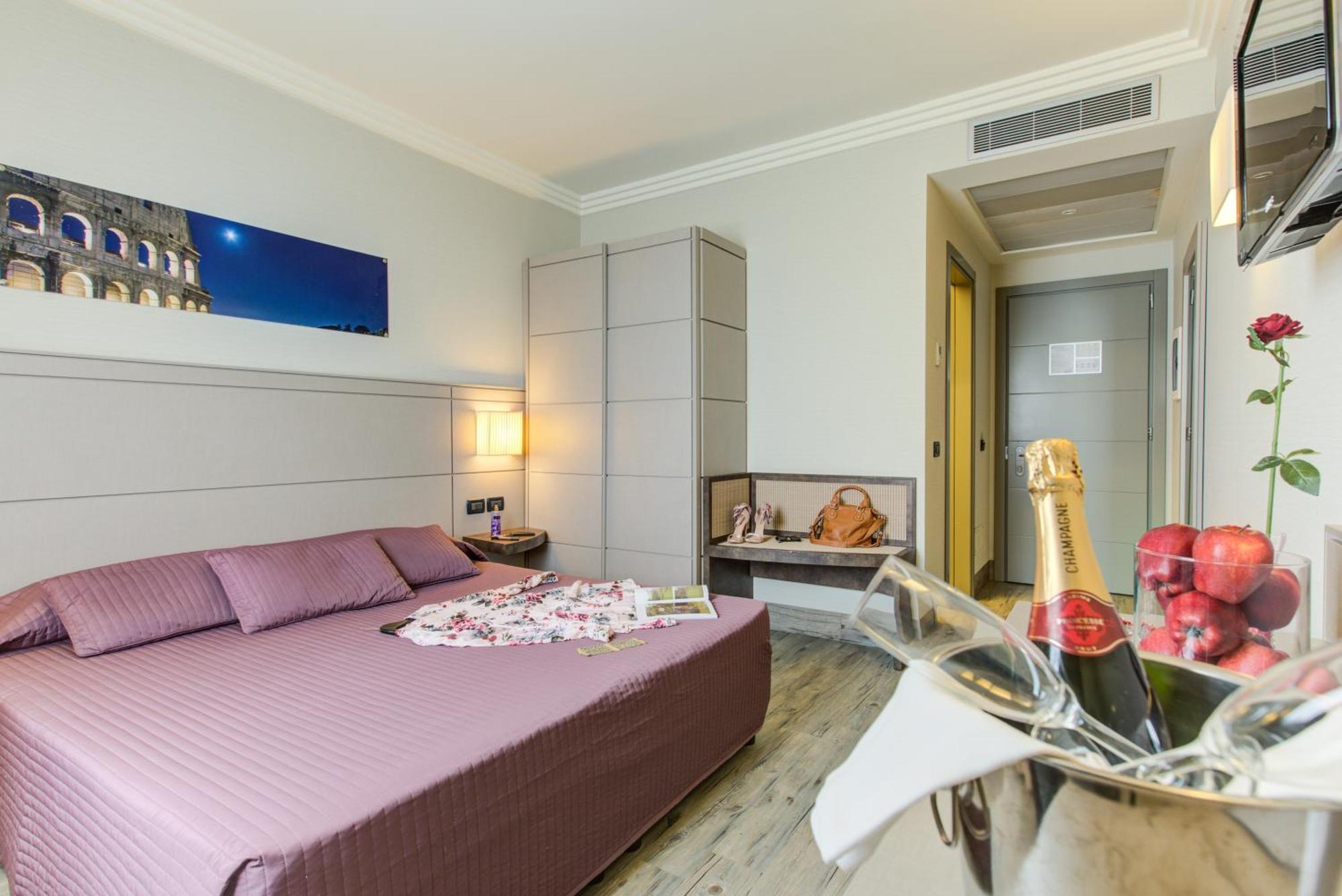 Quarto com Cama de Casal ou 2 de Solteiro