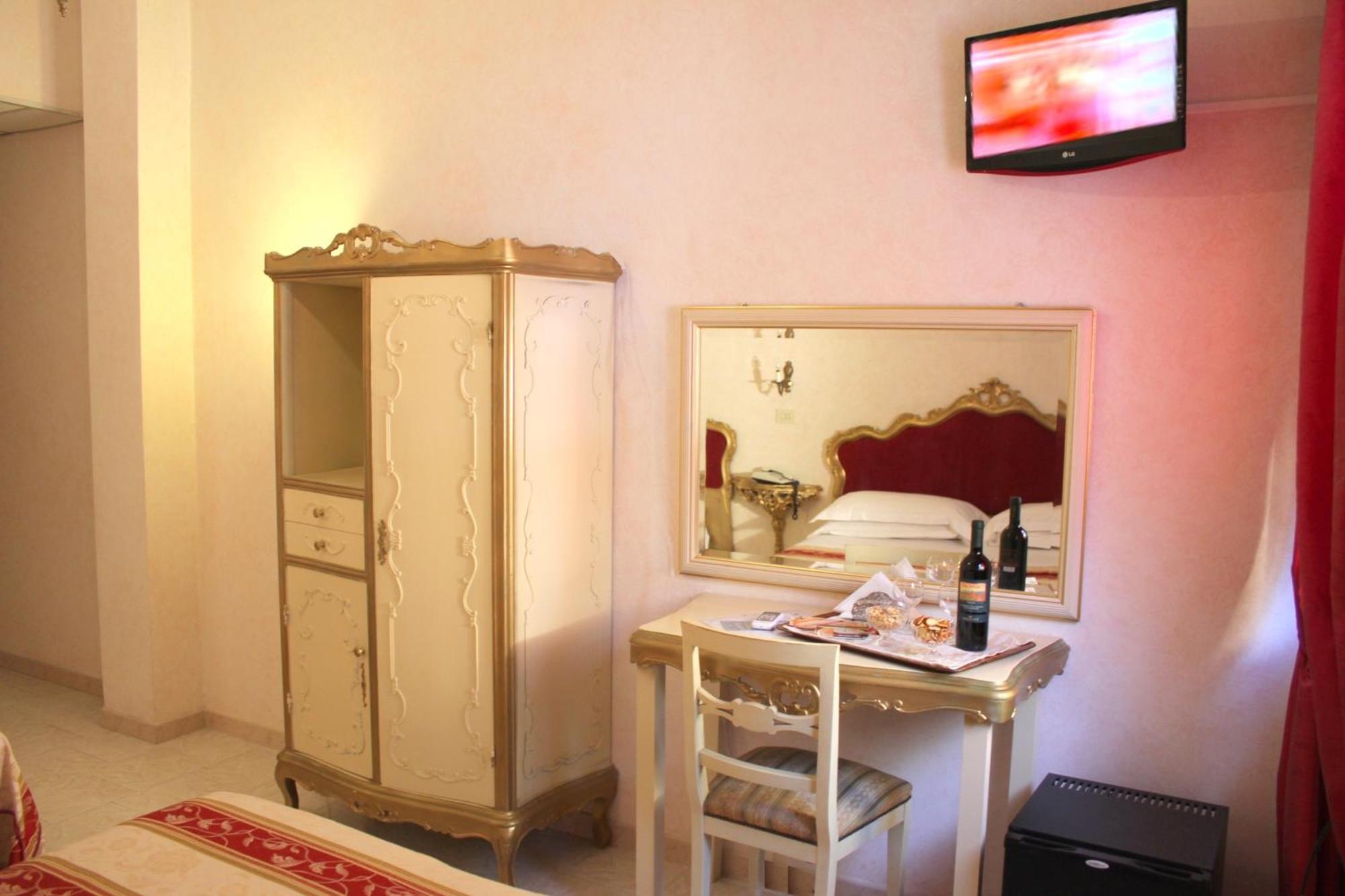 Triple Room,1209599245:JPEG