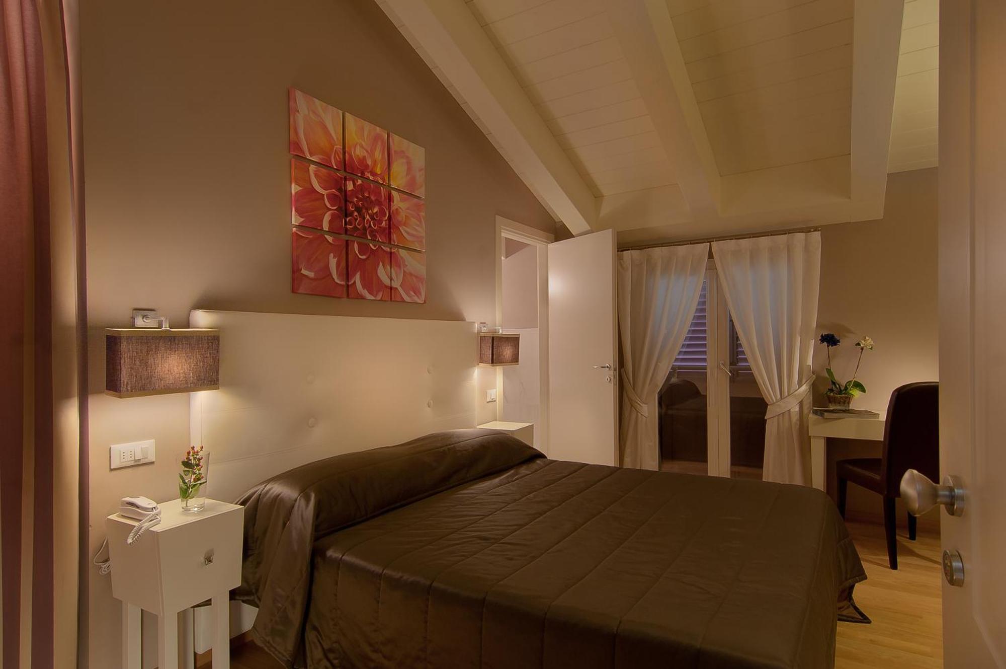 Deluxe Double Room Spa Access,958537978:JPEG
