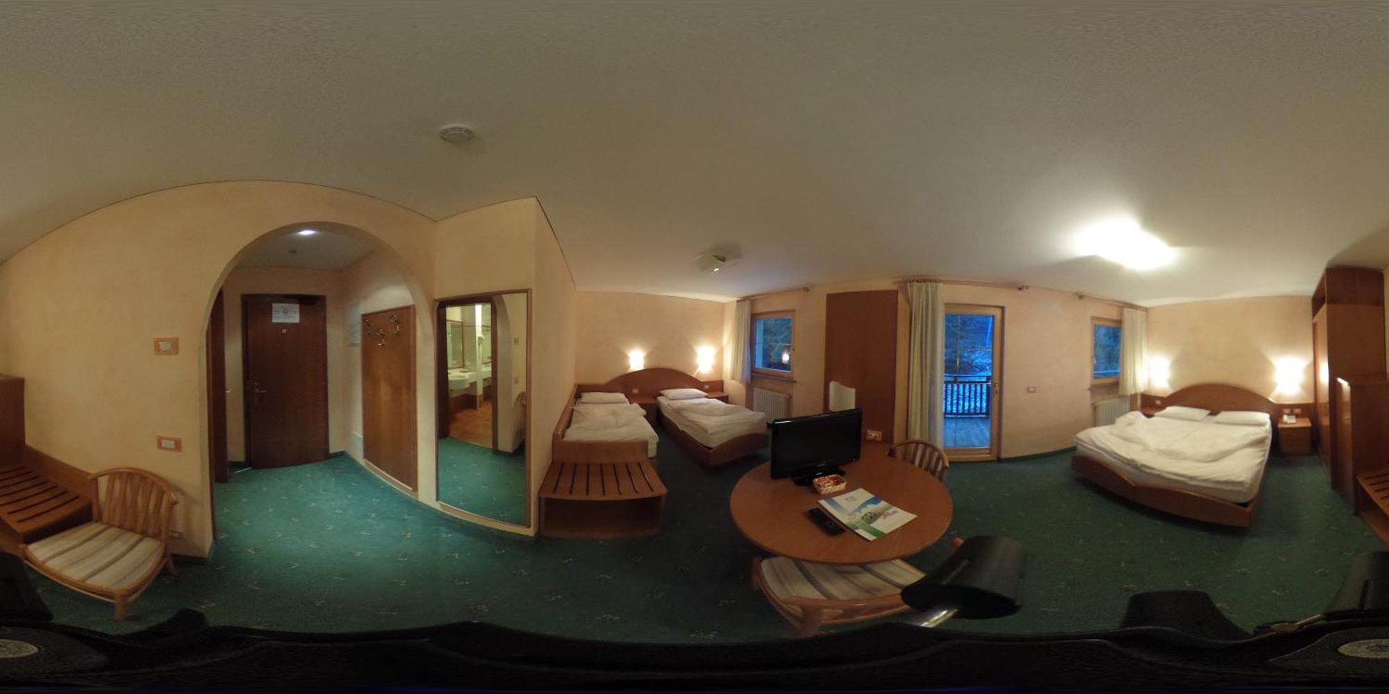 Family Room,642843300:JPEG