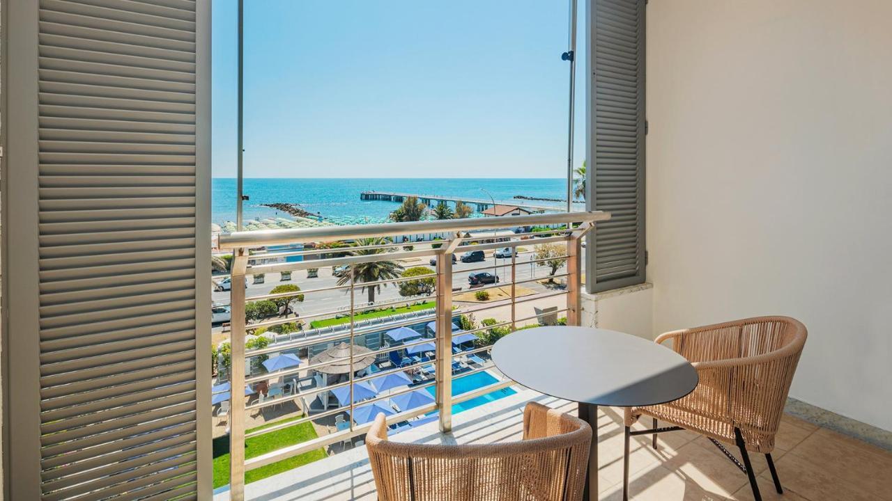 Dreibettzimmer mit Balkon