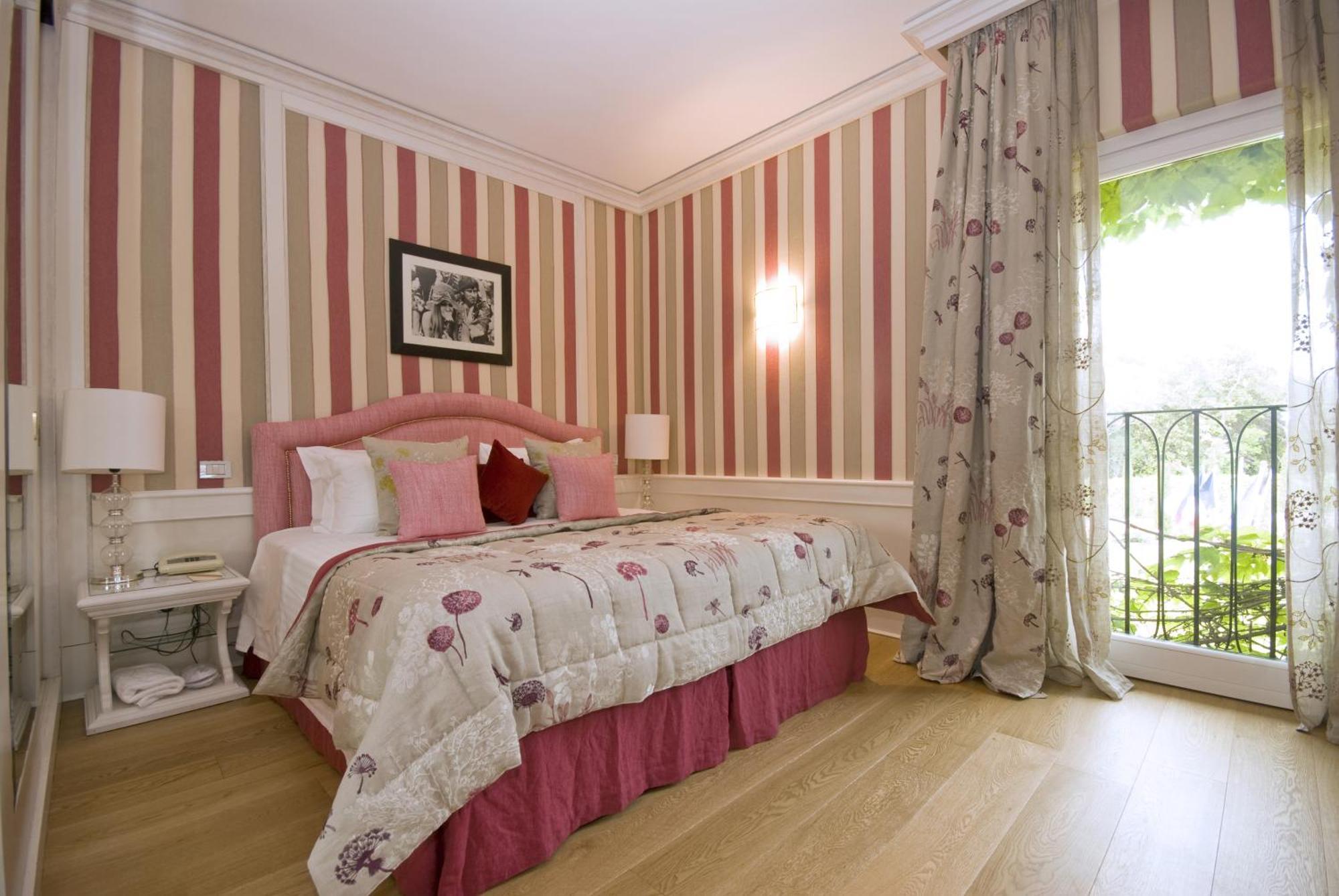 Suite,1586826463:JPEG