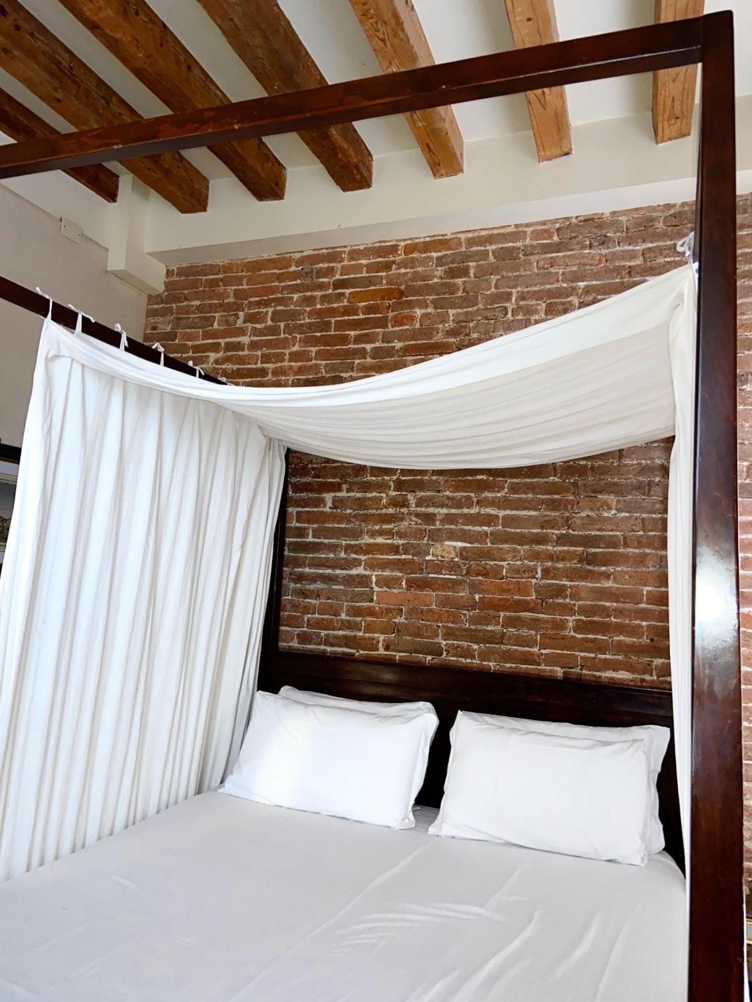 Quarto Duplo Superior com Cama com Dossel