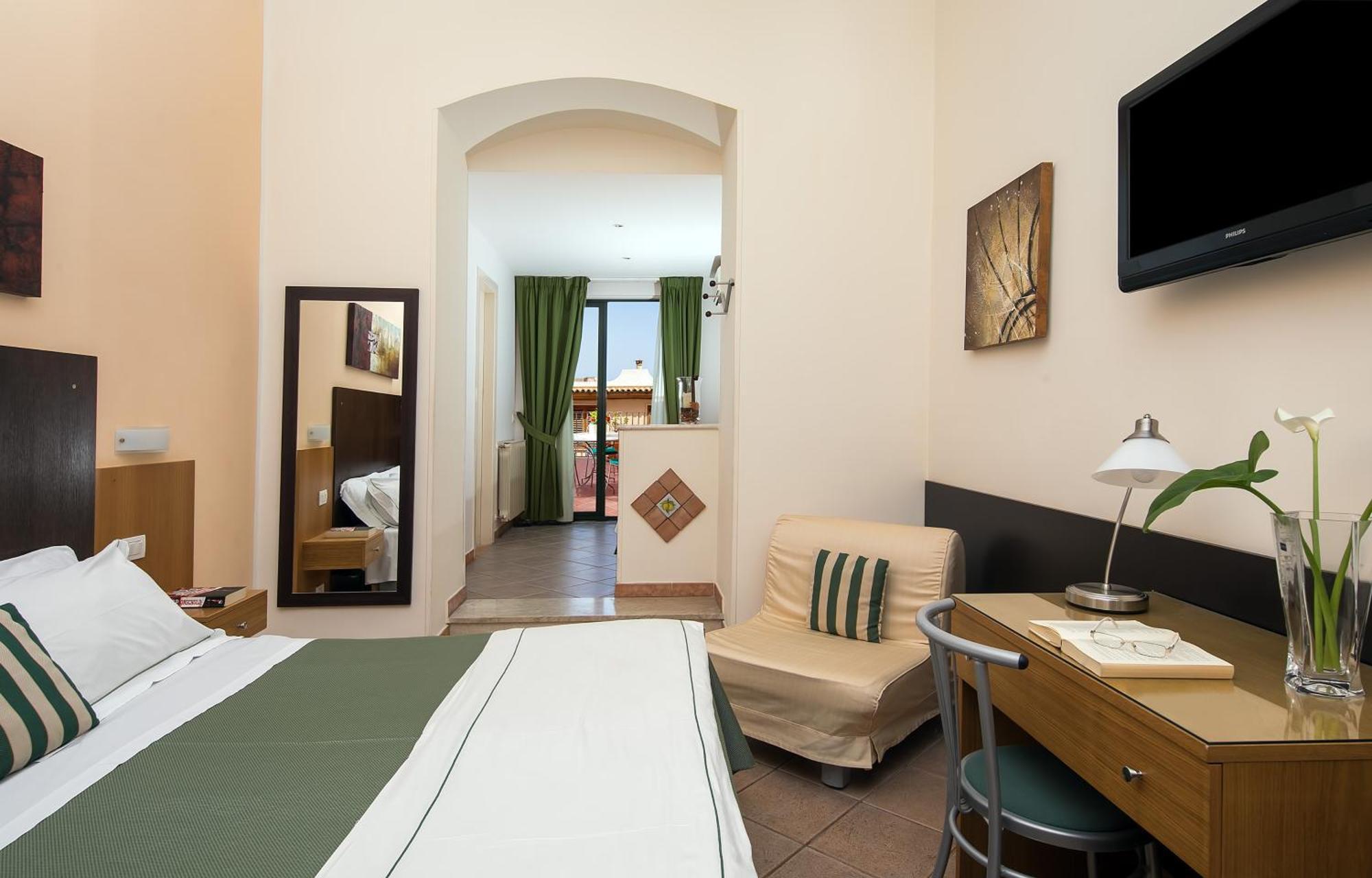 Triple Room,1216132132:JPEG