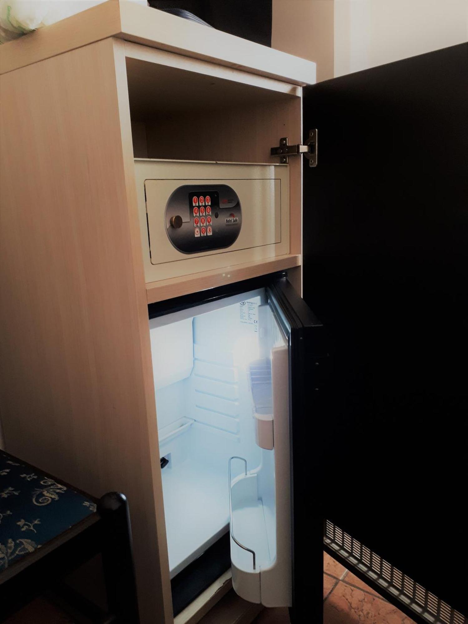 Single Room,1216136254:JPEG