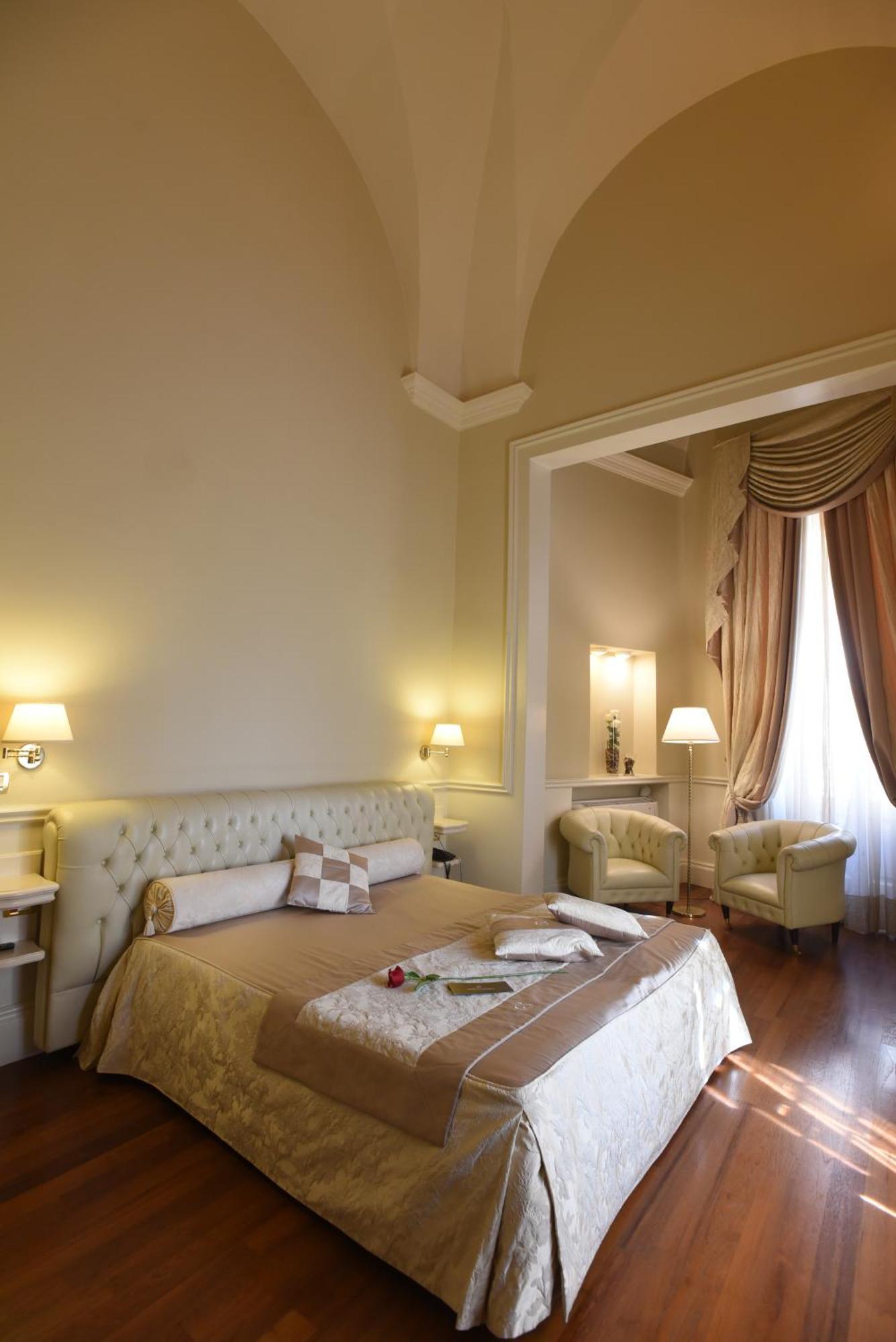 Superior Double or Twin Room with City View,1756533163:JPEG