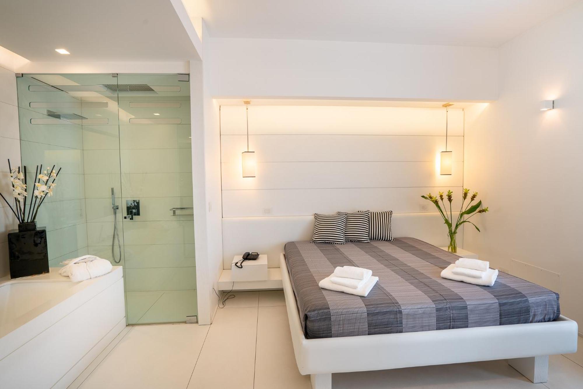 Suite with Balcony,1281491359:JPEG