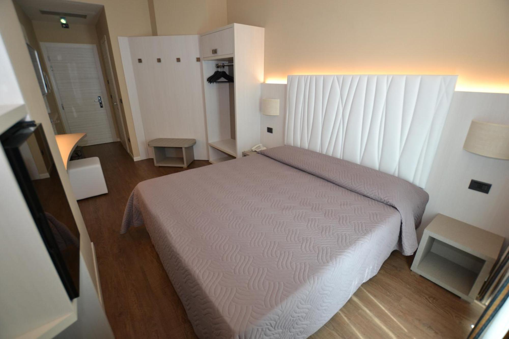 Double Room,1216289527:JPEG
