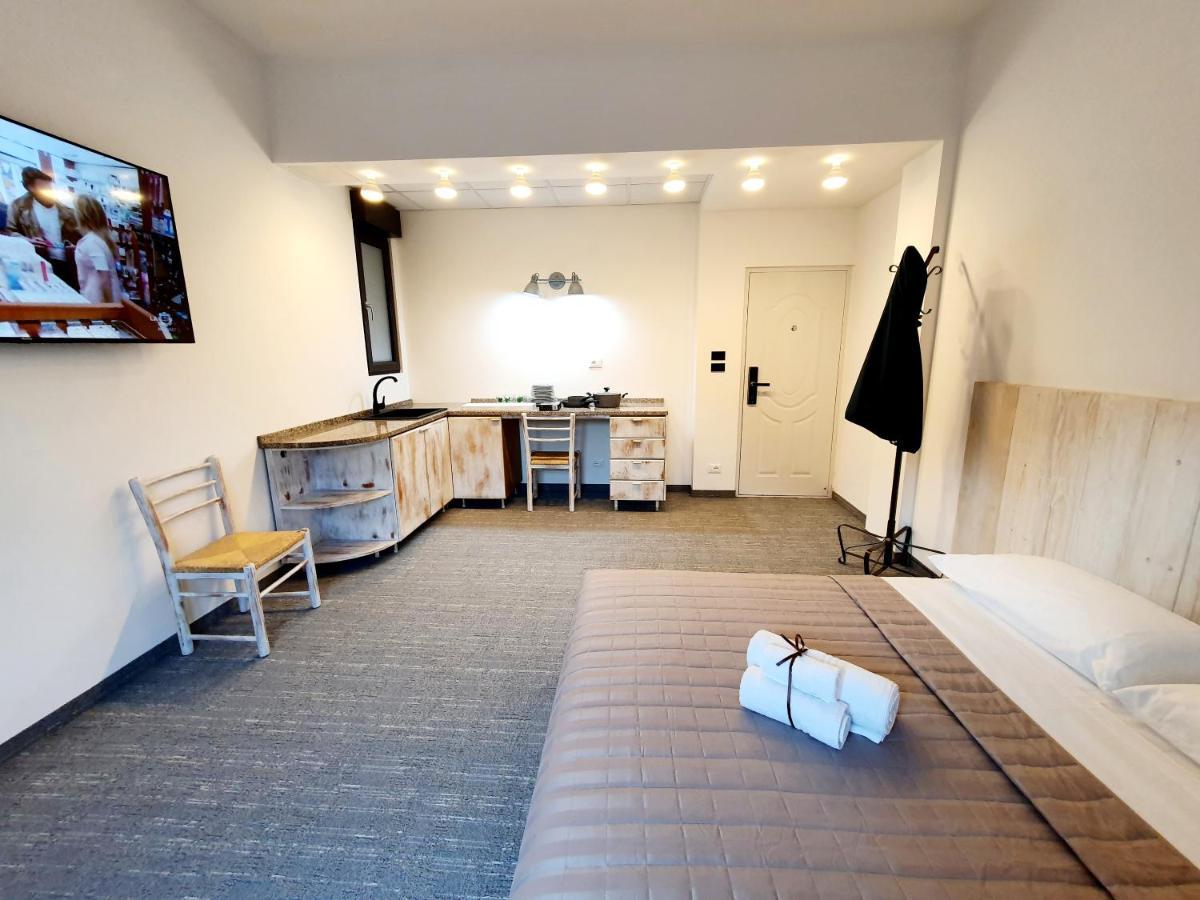 Standard Double Room with Shared Bathroom with Kitchenette