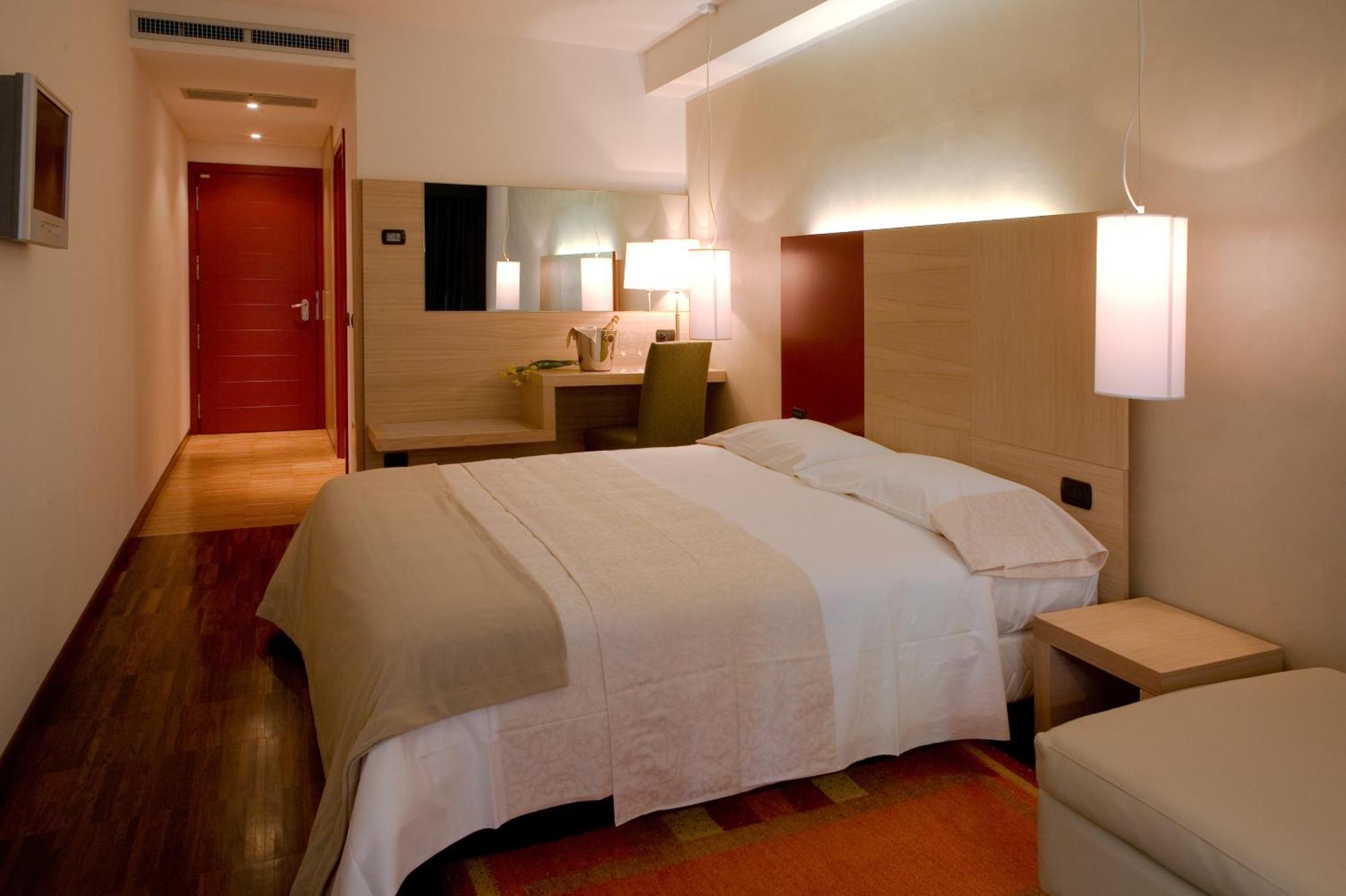 Double Room Extra Bed,62102212:JPEG