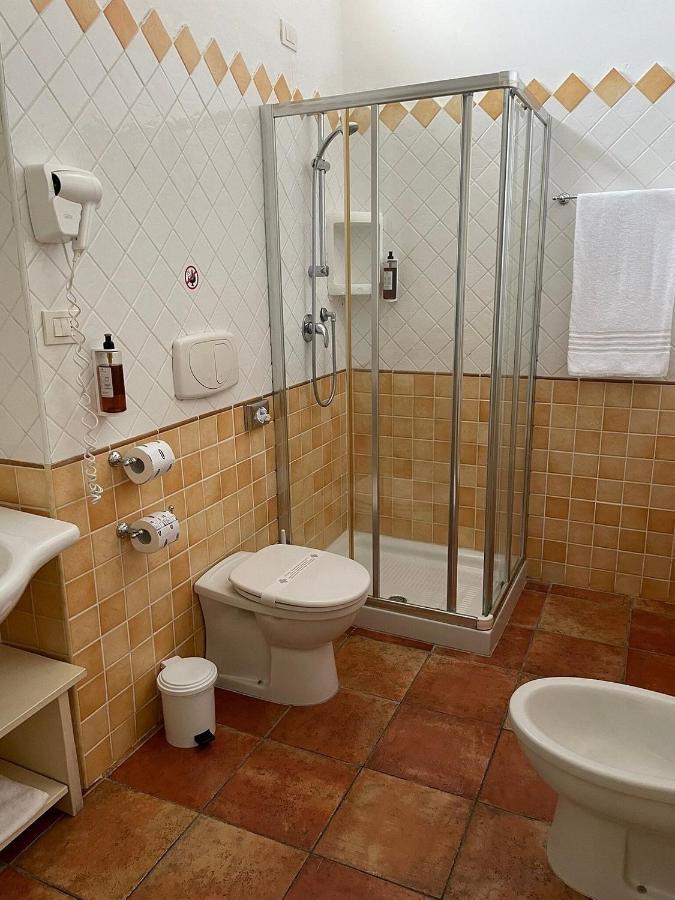 Triple Room,1274507833:JPEG