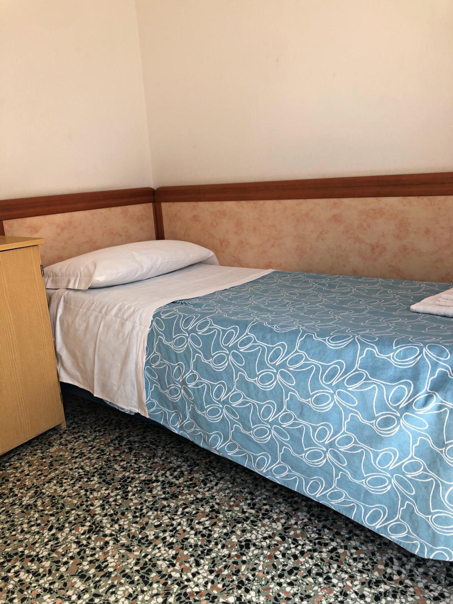 Single Room with Balcony,1231713482:JPEG