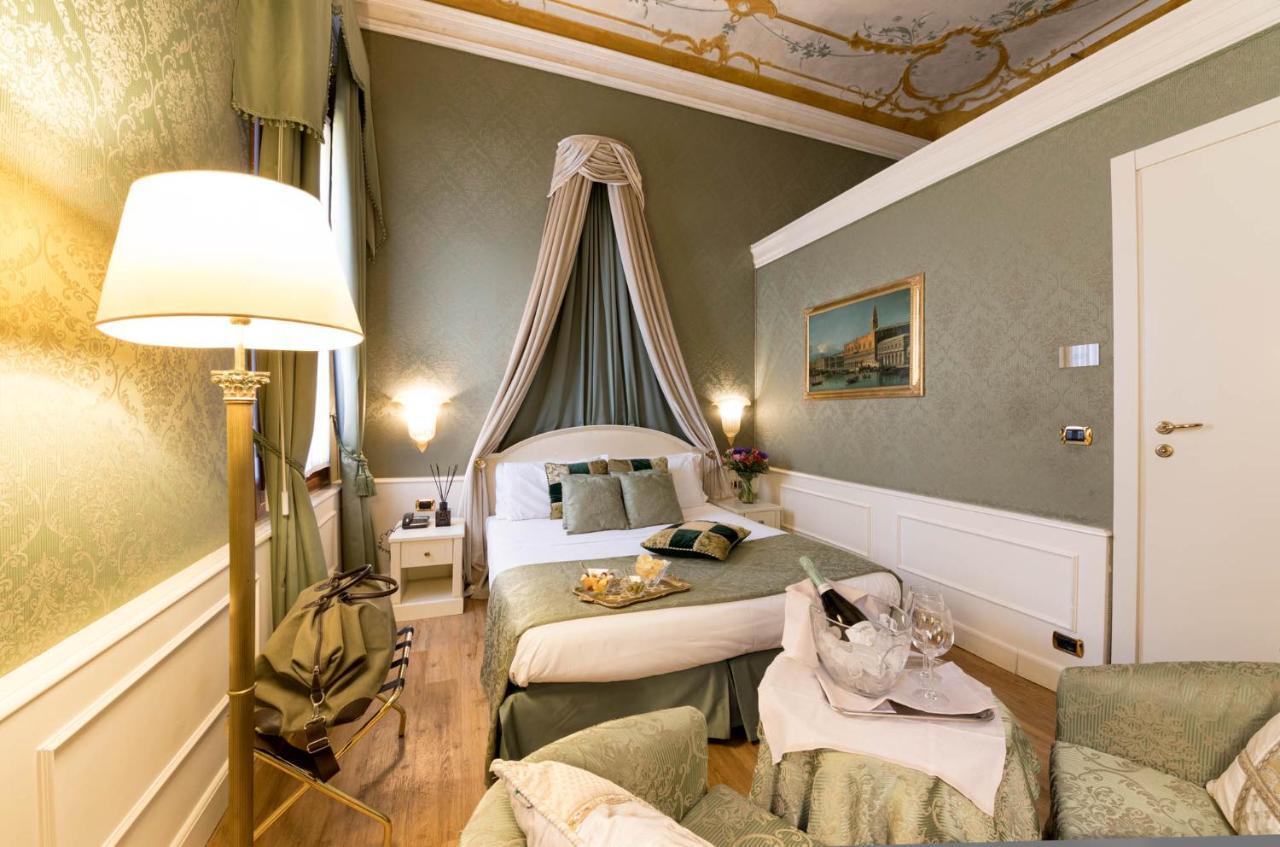 Junior Suite Canal View
