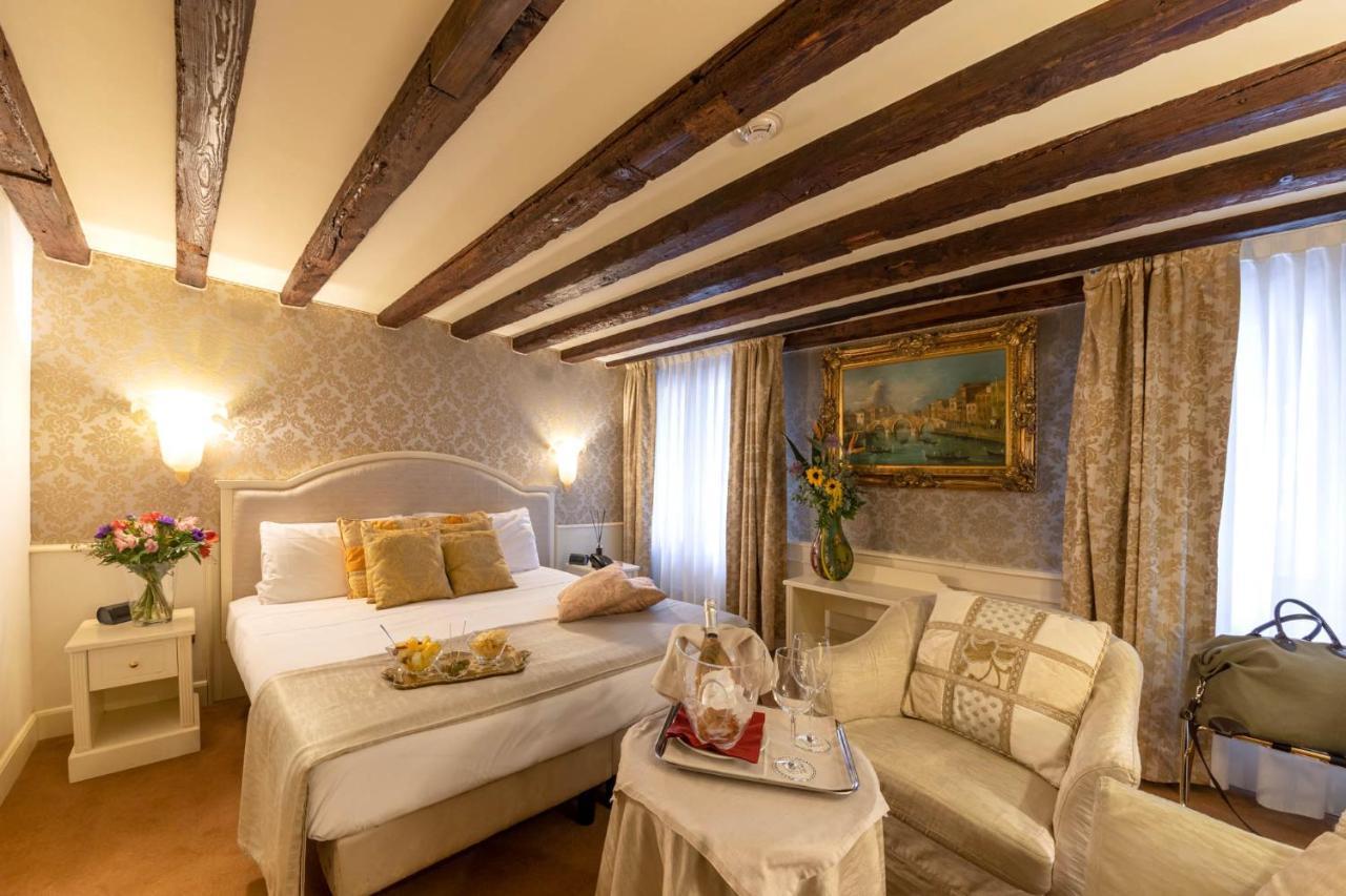 Deluxe Double Room Canal View