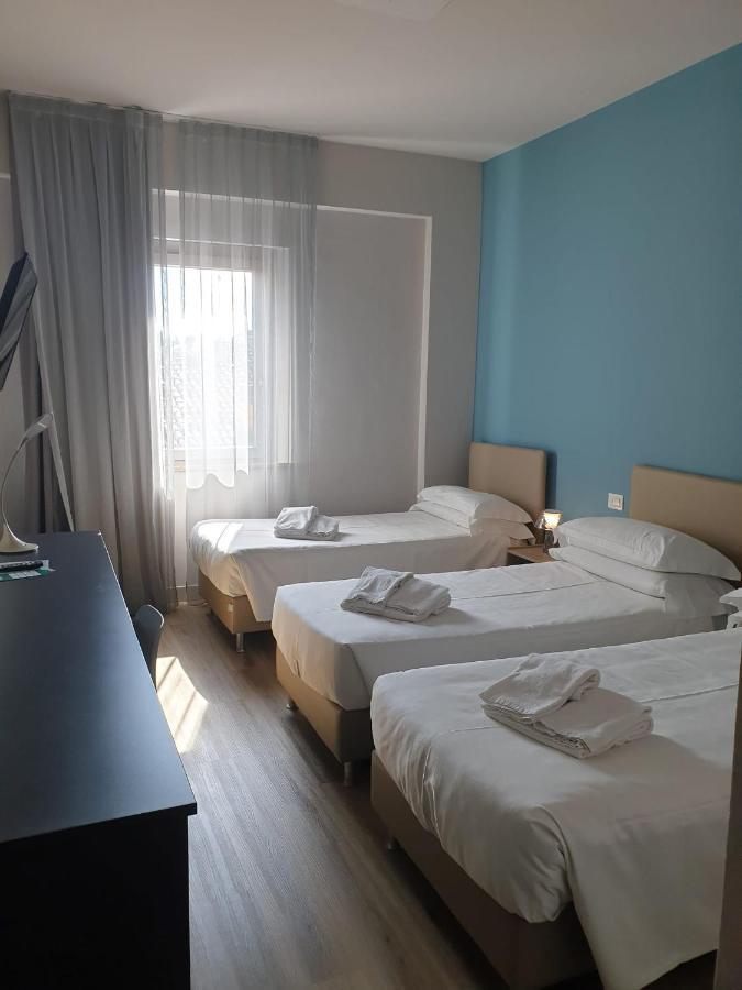Classic Triple Room,1231893113:JPEG