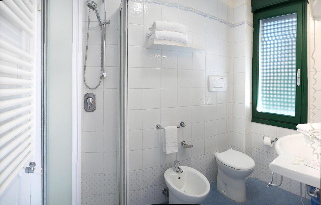 Double or Twin Room with Beach Access and Free Parking