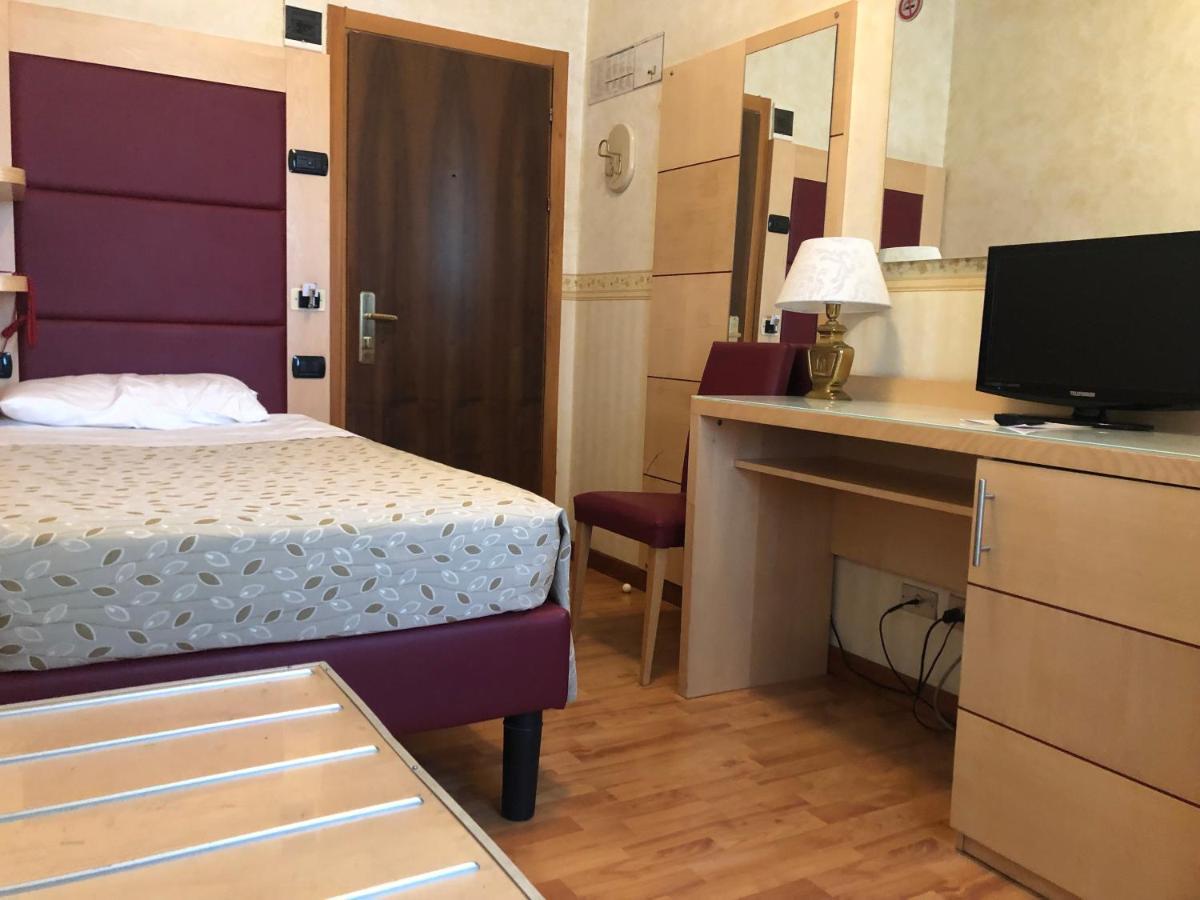 Budget Single Room