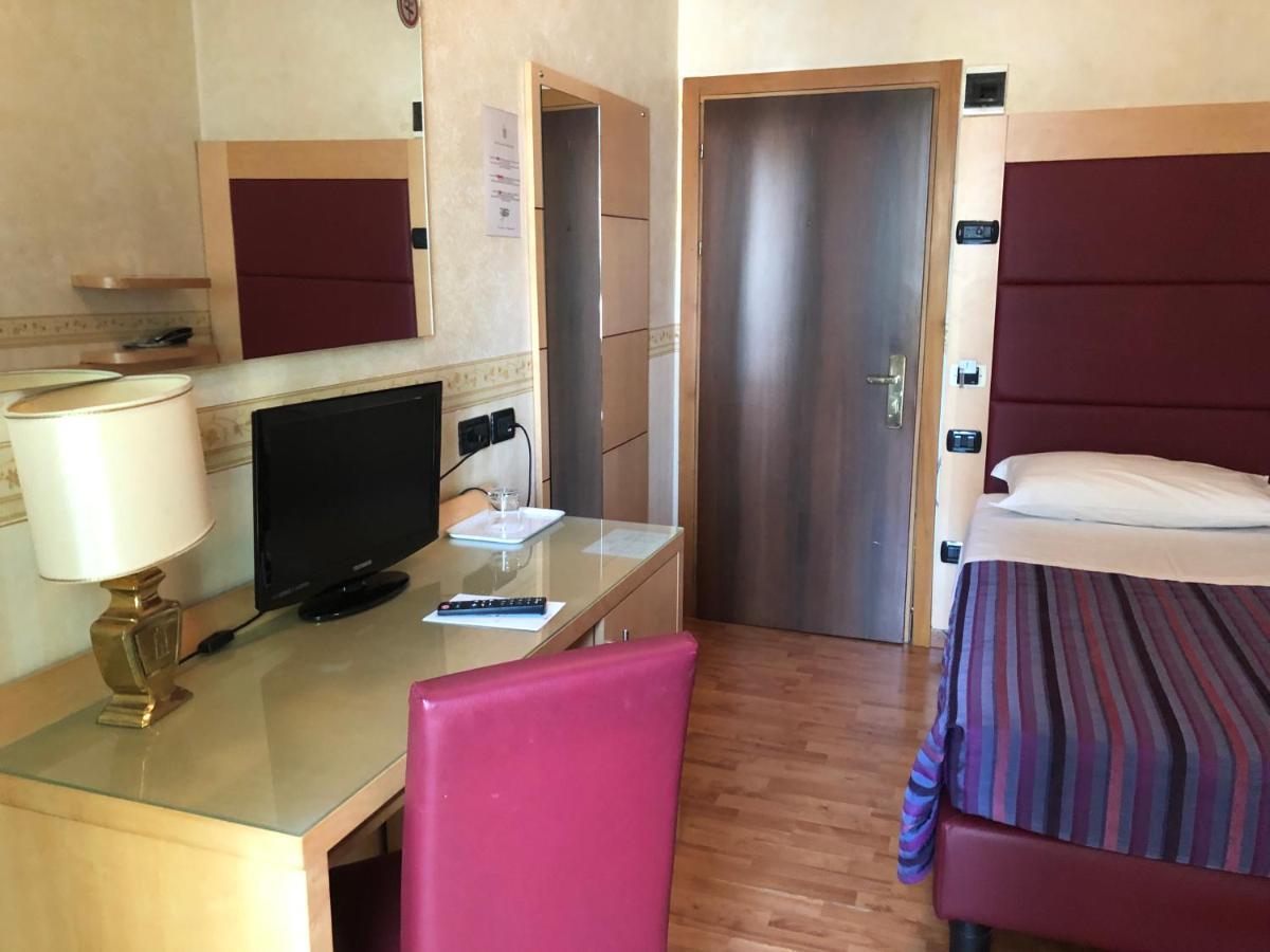 Budget Single Room