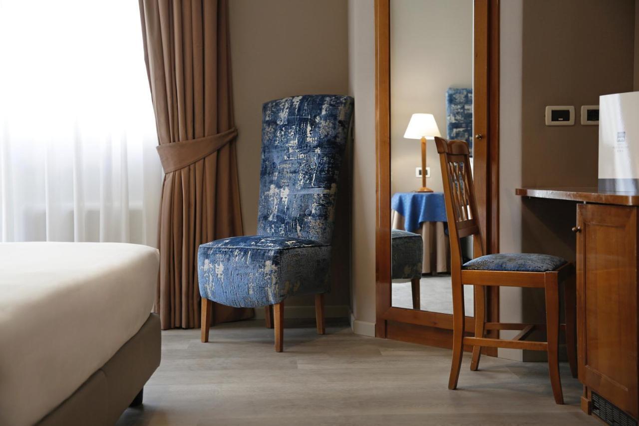 Quarto Superior com Cama de Casal ou 2 de Solteiro e Terraço