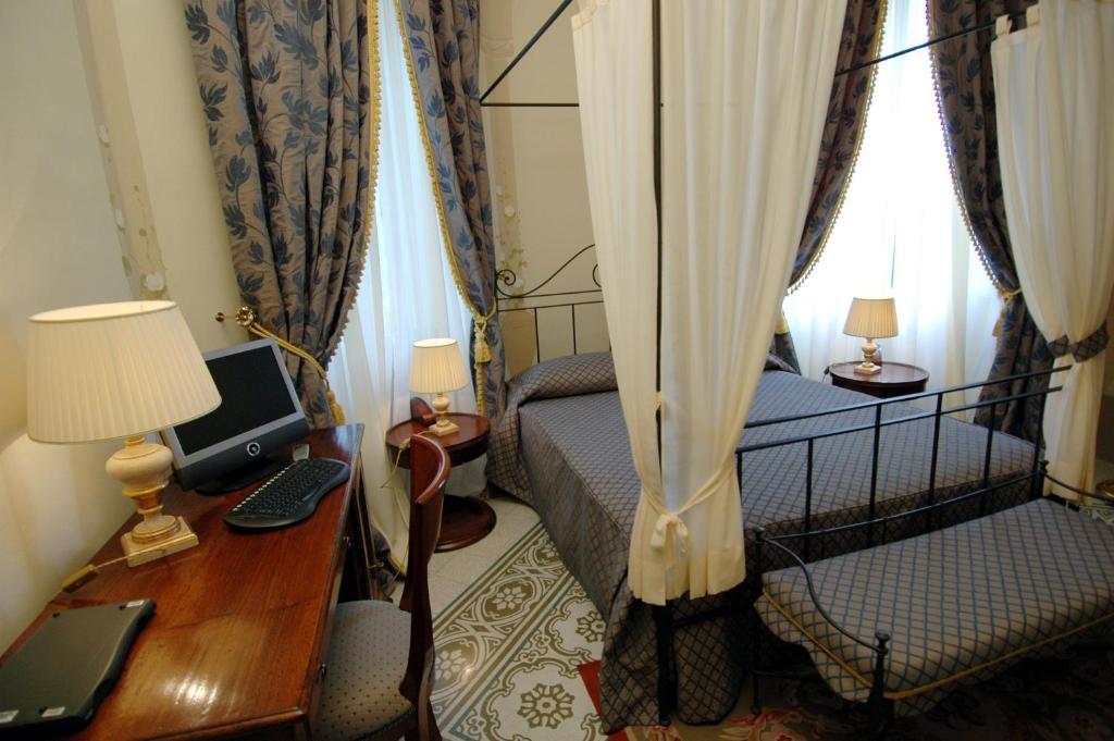 Deluxe Double Room,110046114:JPEG