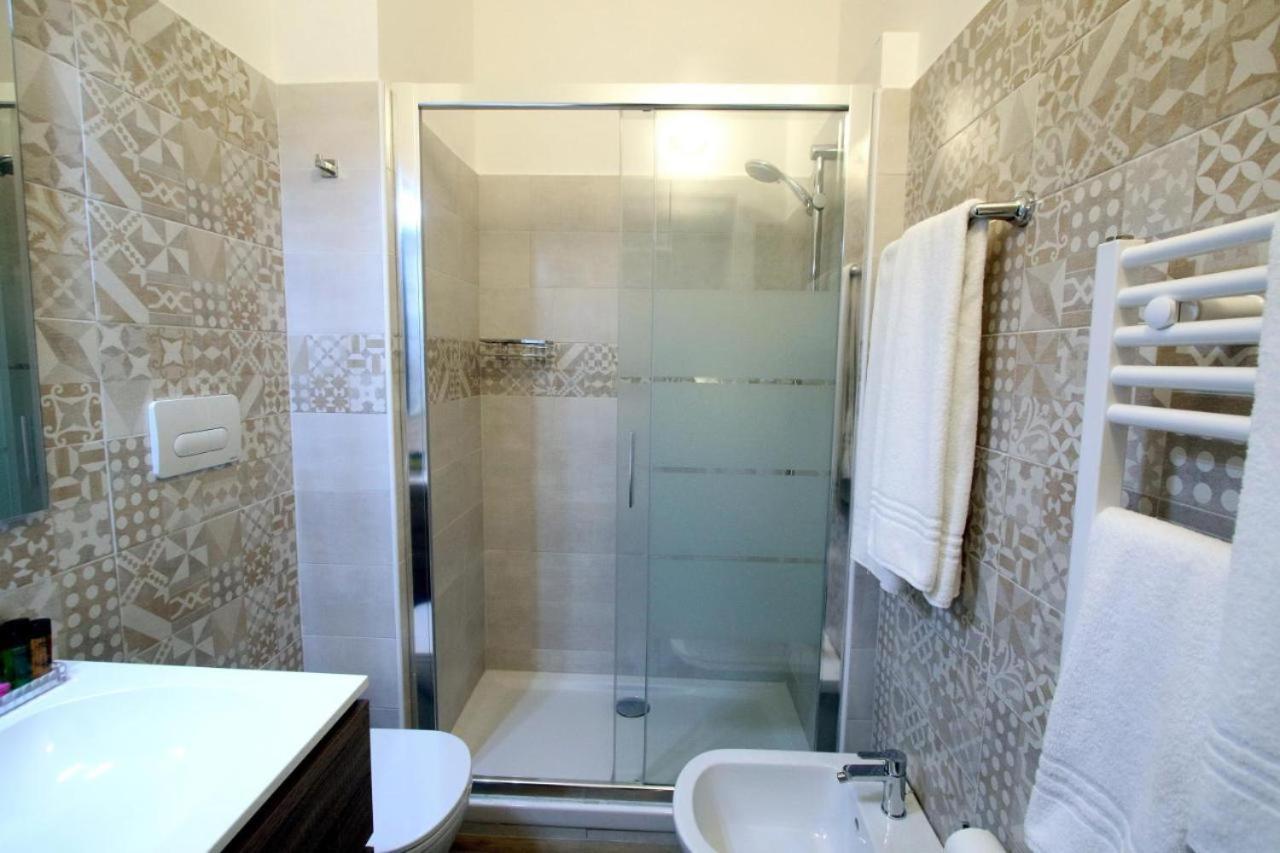 Twin Room,1242514963:JPEG