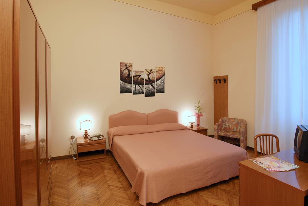 Classic Family Room,124303335:JPEG