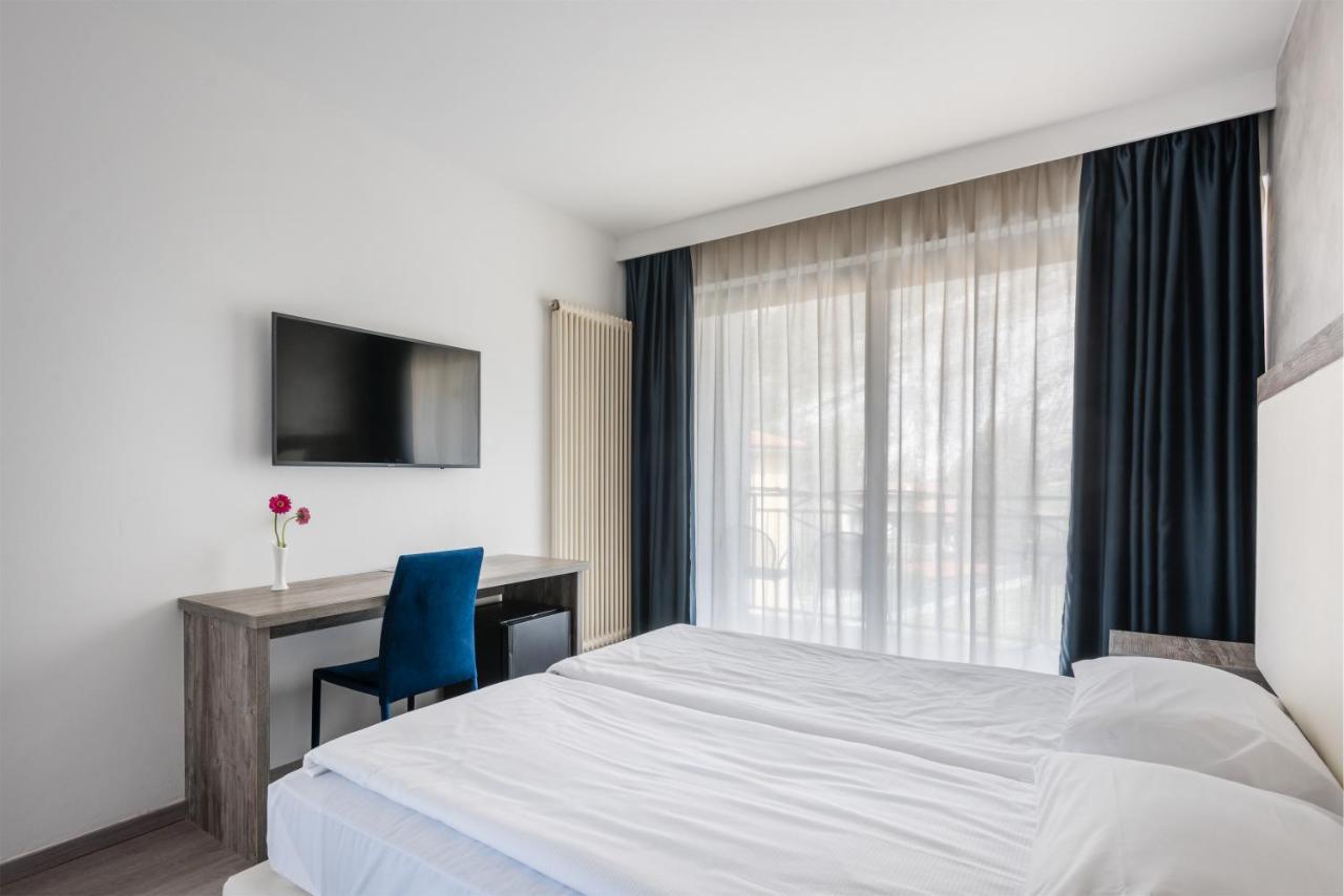 Deluxe Double Room,1243063336:JPEG