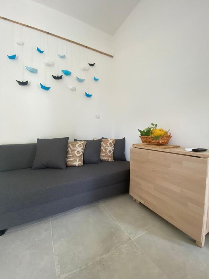 Family Room Terrace,1244684551:JPEG