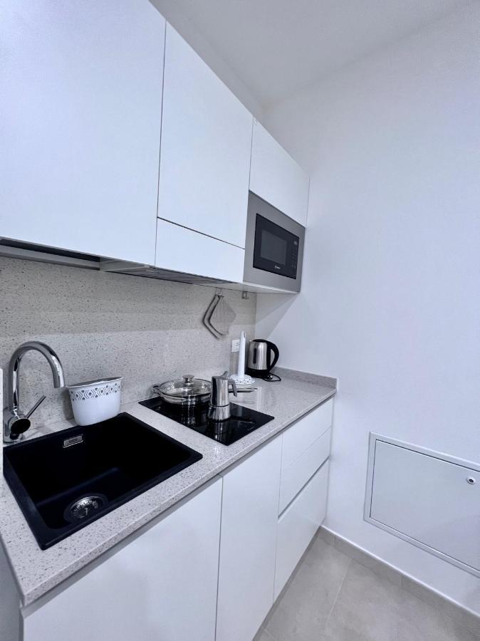 Estudio con balcón