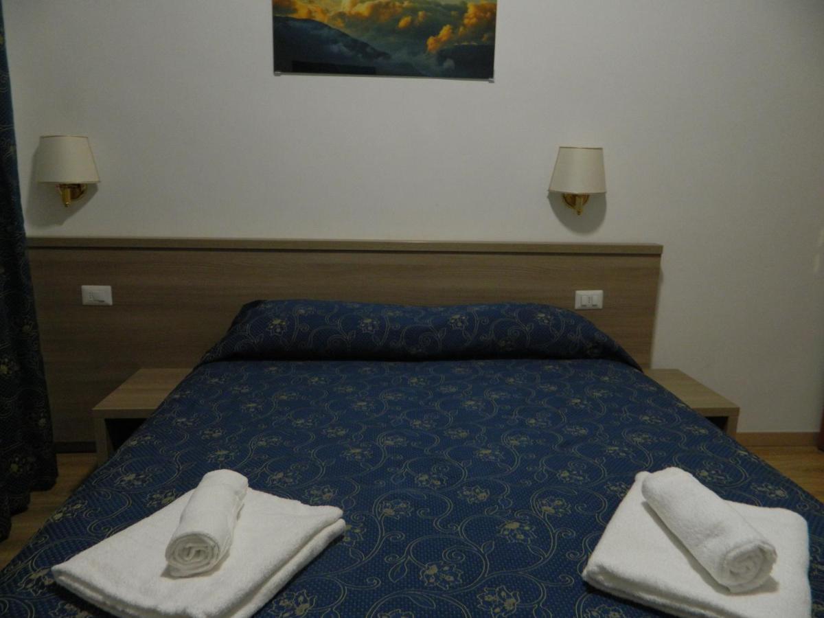 Double or Twin Room Private Bathroom