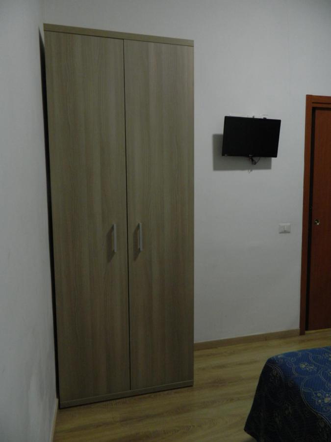 Double or Twin Room Private Bathroom
