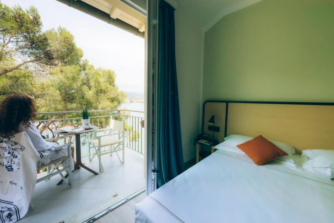 Doppelzimmer mit seitlichem Meerblick