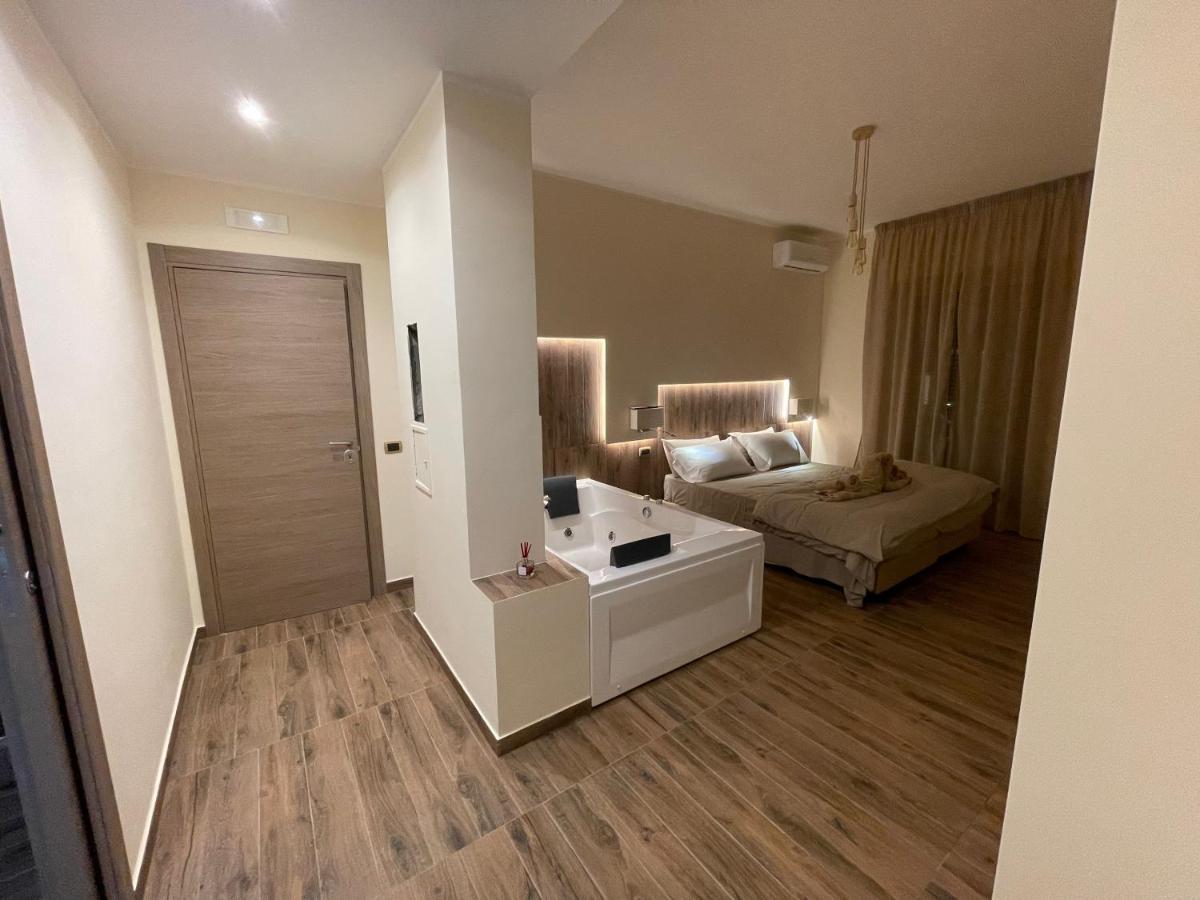 Double Room with Spa Bath,1262053015:JPEG