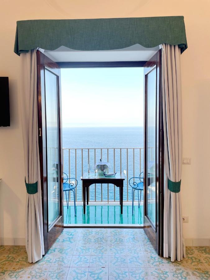 Deluxe Double or Twin Room Sea View