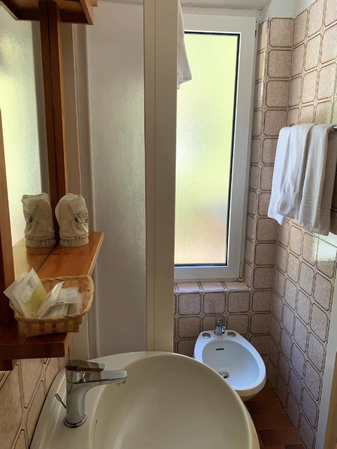 Small Double Room,815498180:JPEG