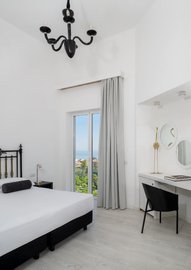 Double or Twin Room with Sea View
