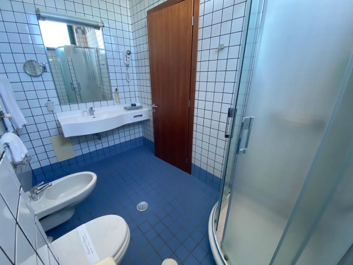 Small Double Room,1550389648:JPEG