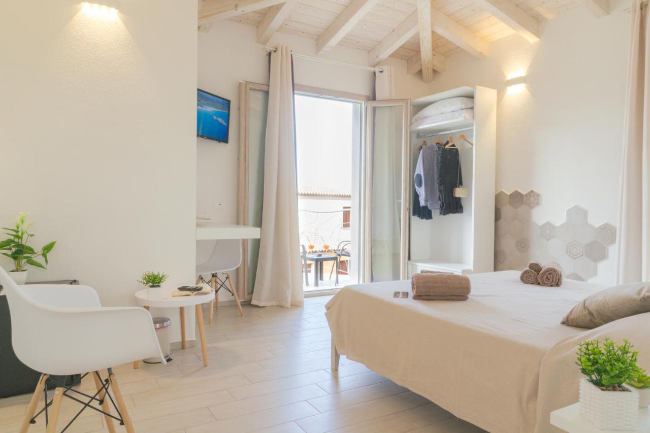 King Room with Pool View