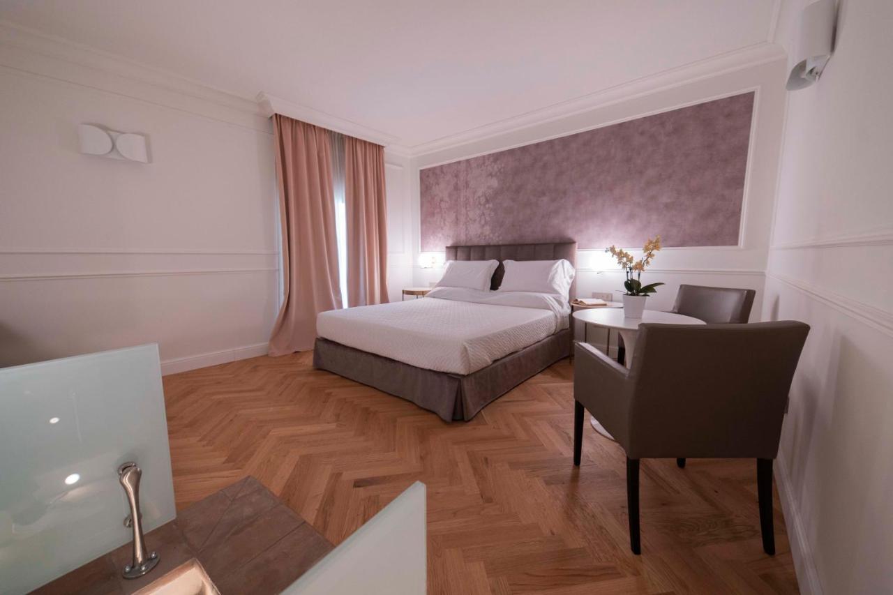 Deluxe Double or Twin Room,1266740698:JPEG