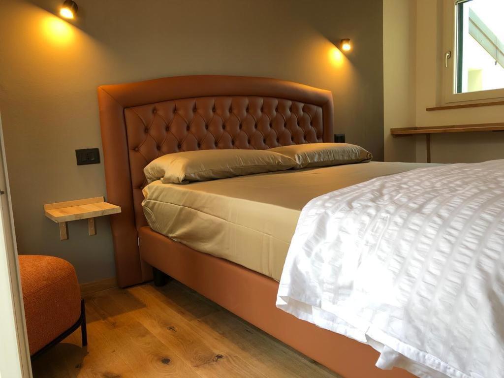 Double Room with Balcony and Canal View