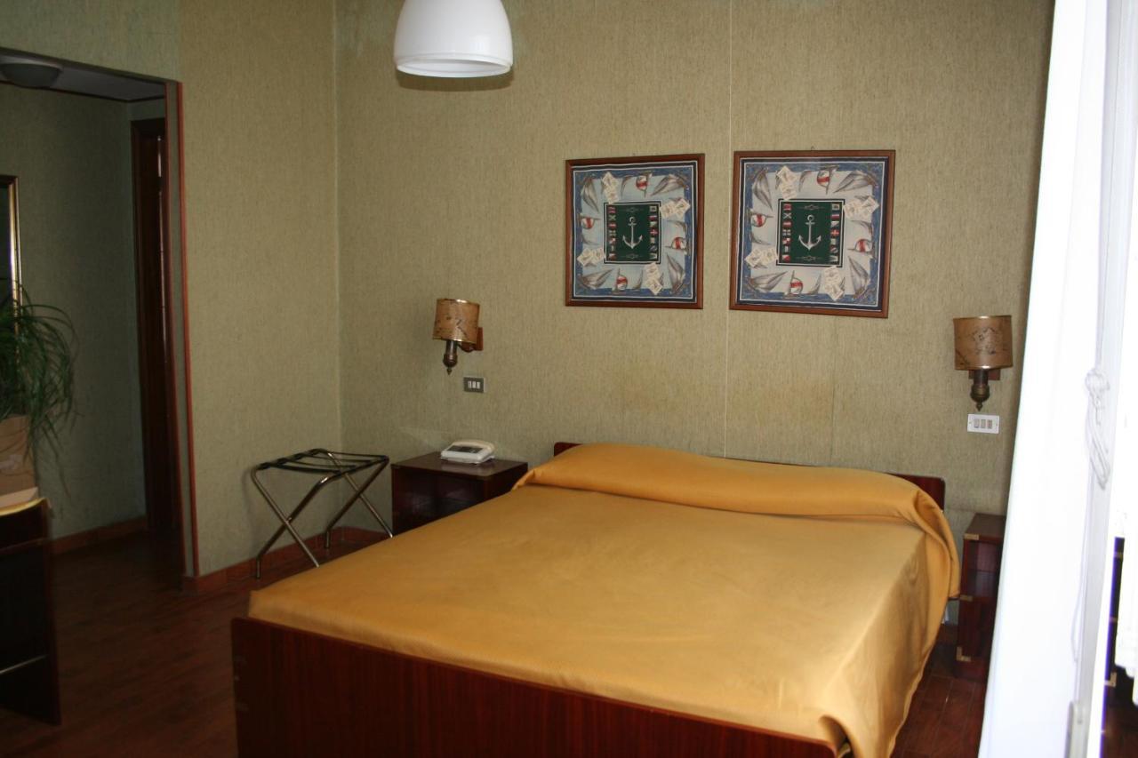 Double Room,835252307:JPEG