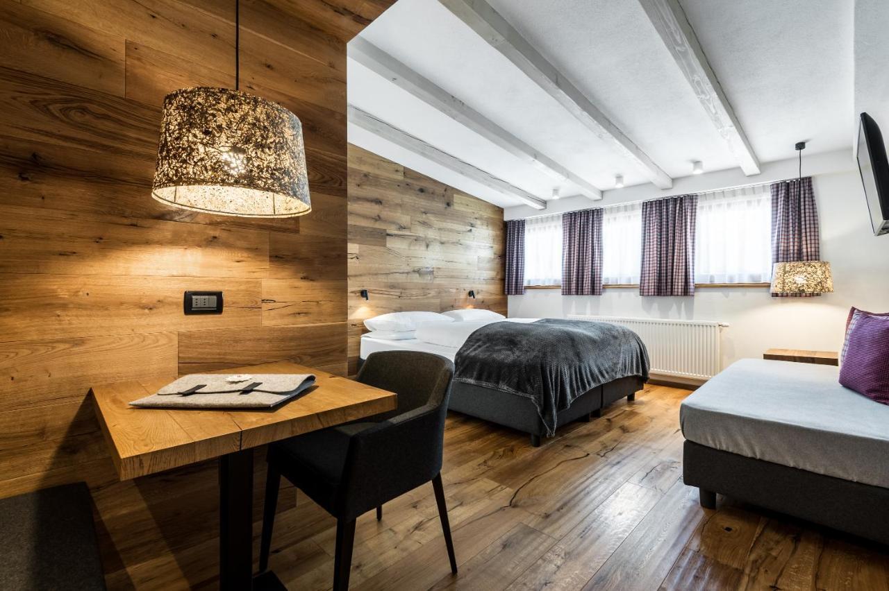 Deluxe Doppel-/Zweibettzimmer mit Balkon