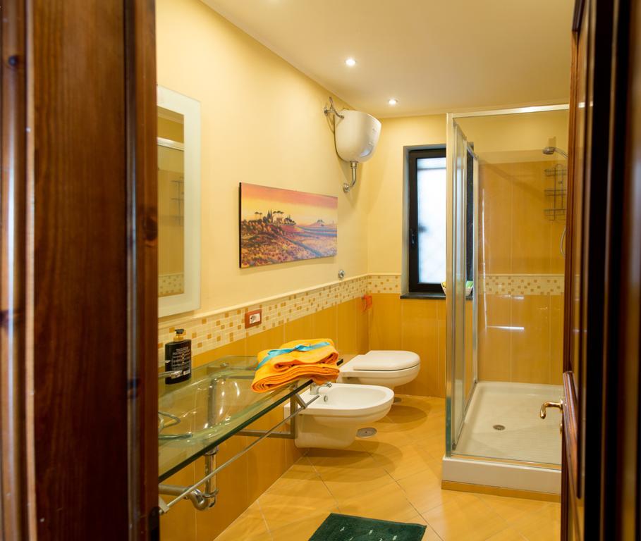 Camera Familiare con Bagno Privato