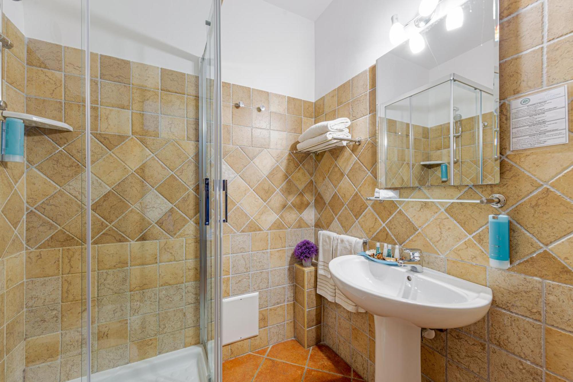 Junior Suite con balcone Vista piscina