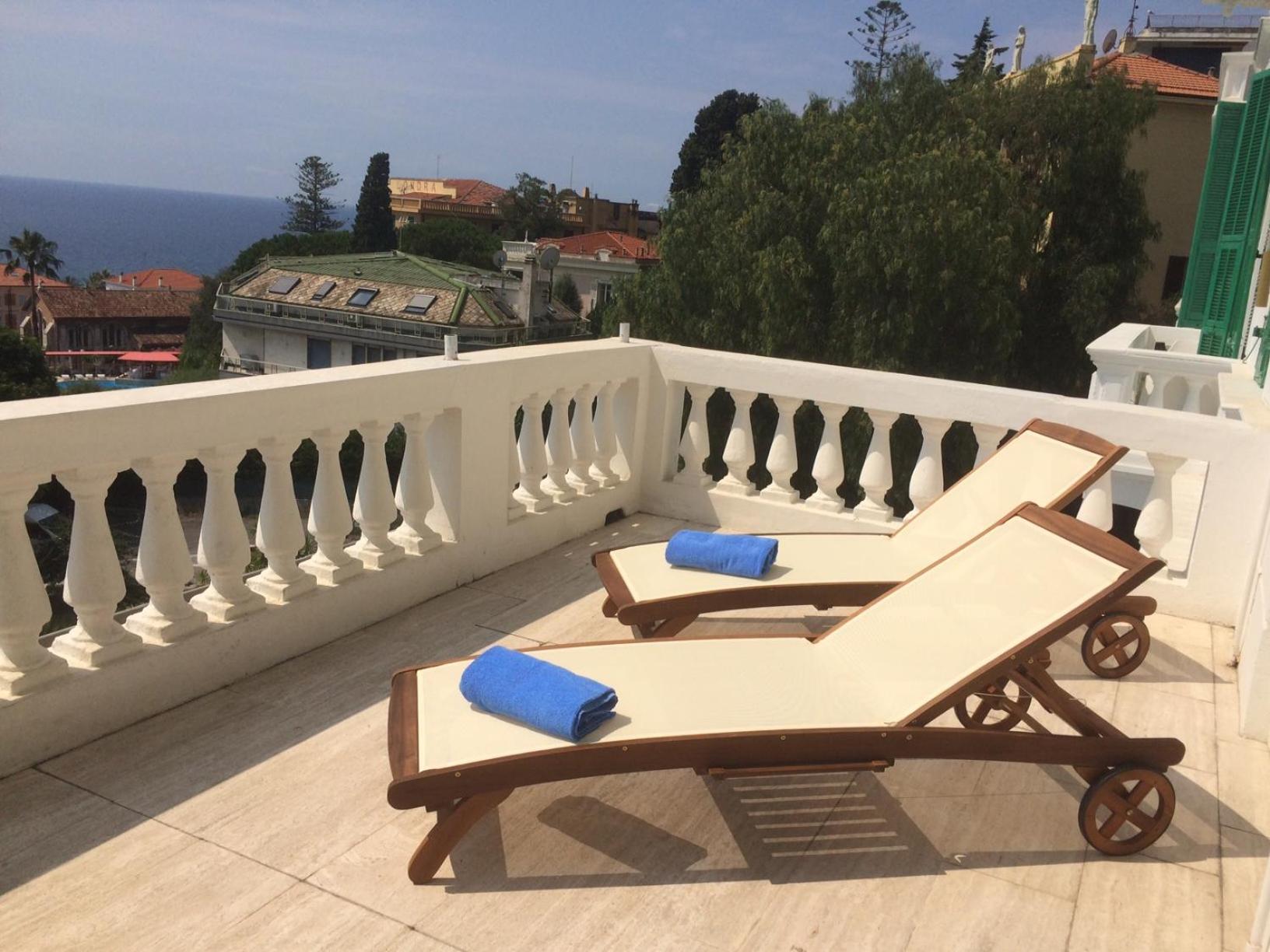 Suite with Terrace and Sea View