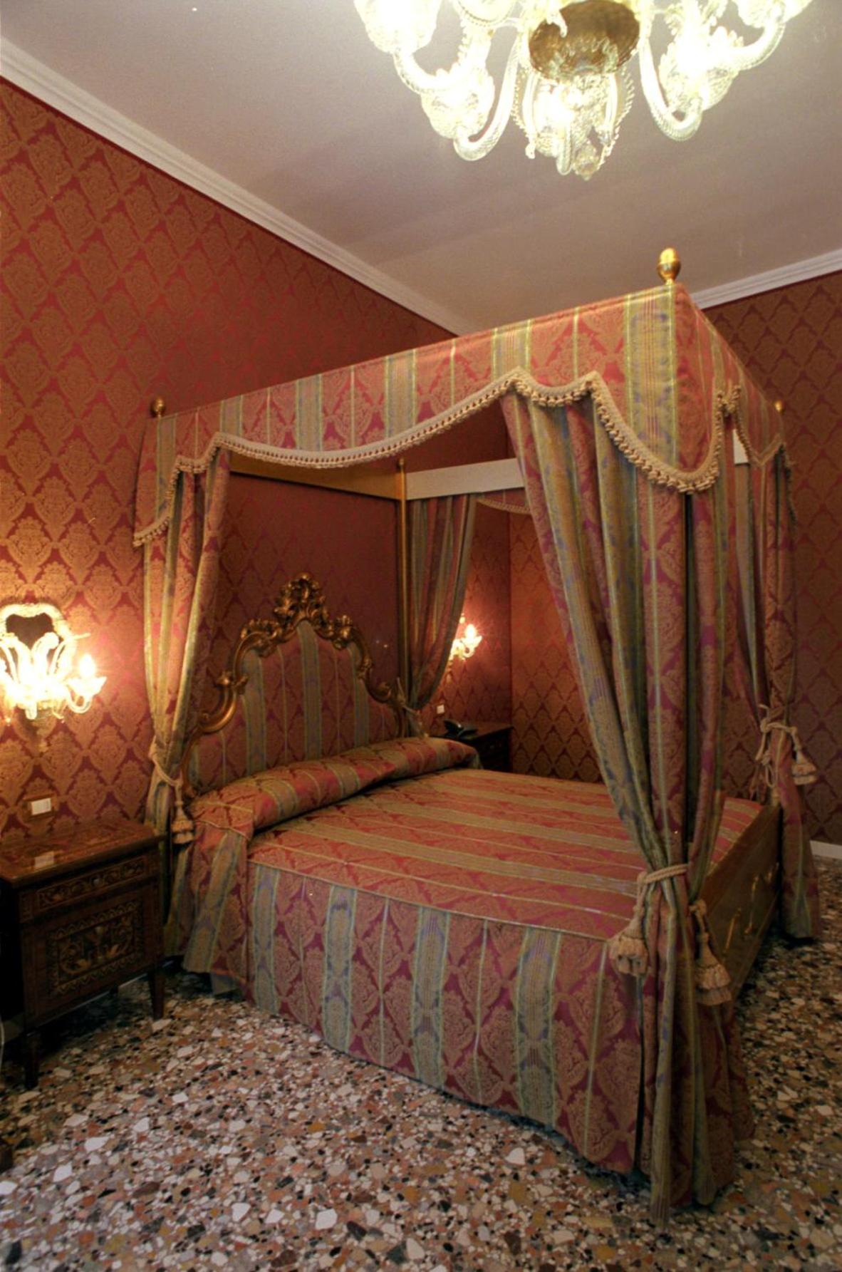 Junior Suite Canal View