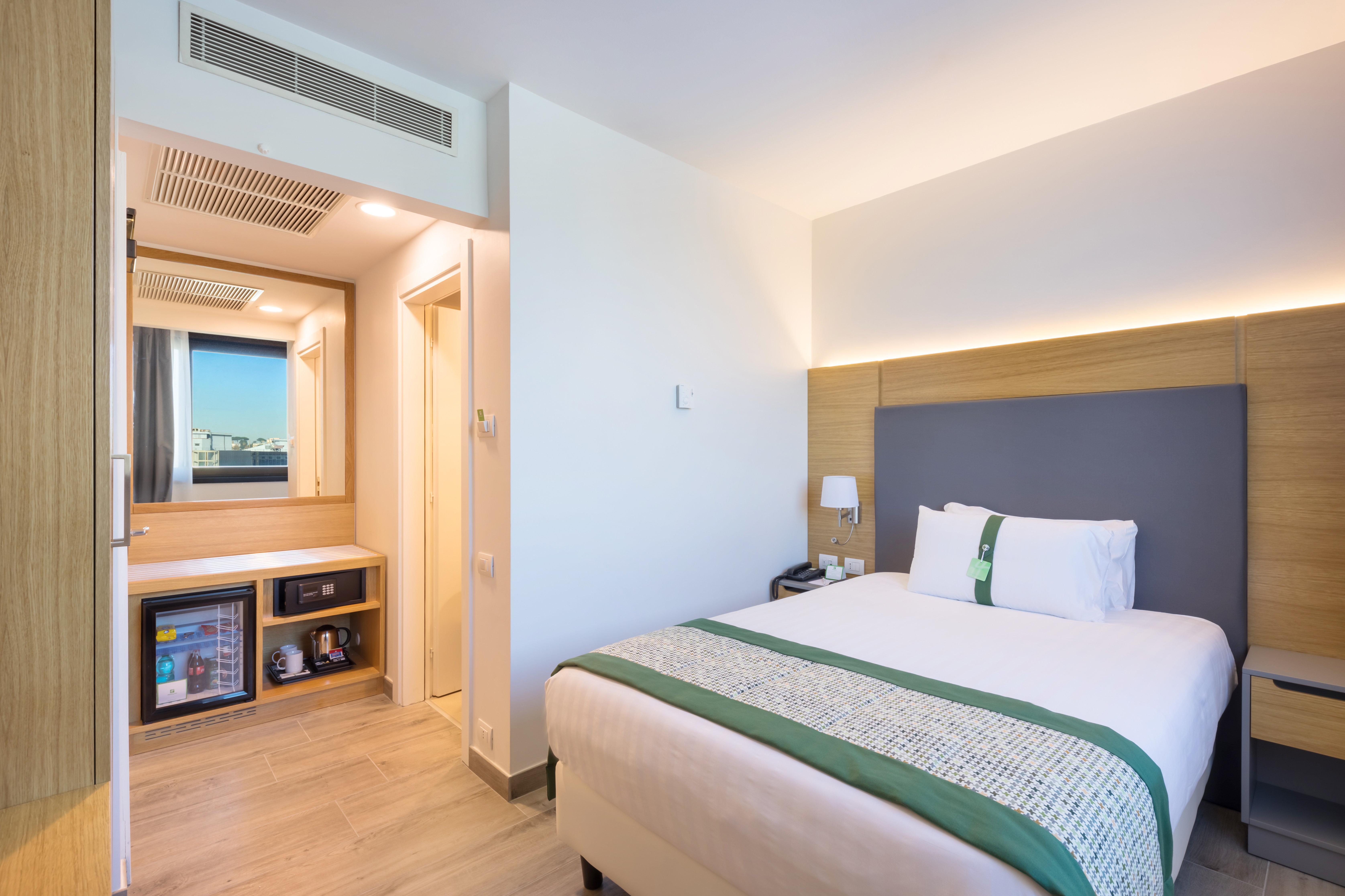 Premium Single Room,1706511437:JPEG