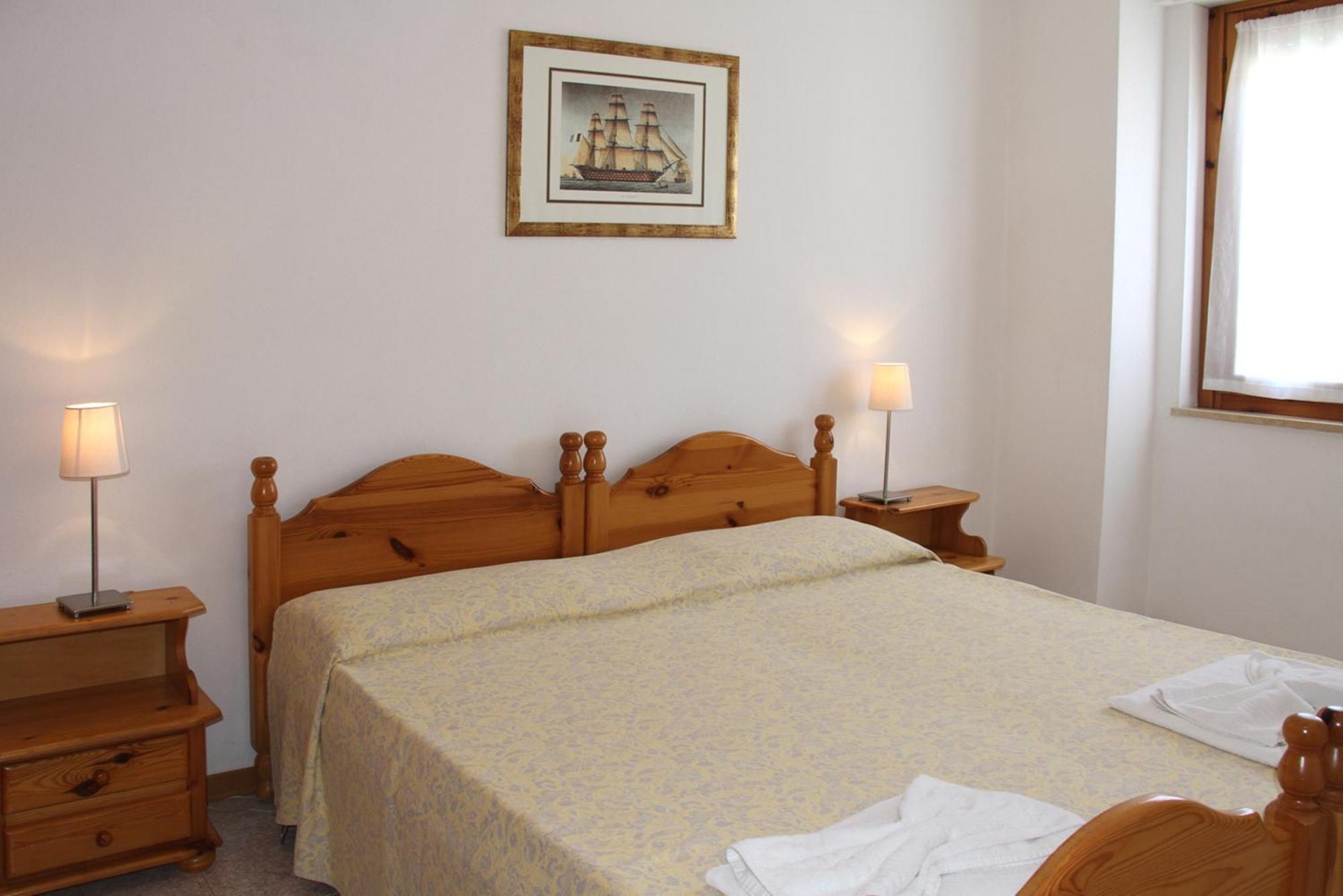 Economy One-Bedroom Apartment,697594665:JPEG