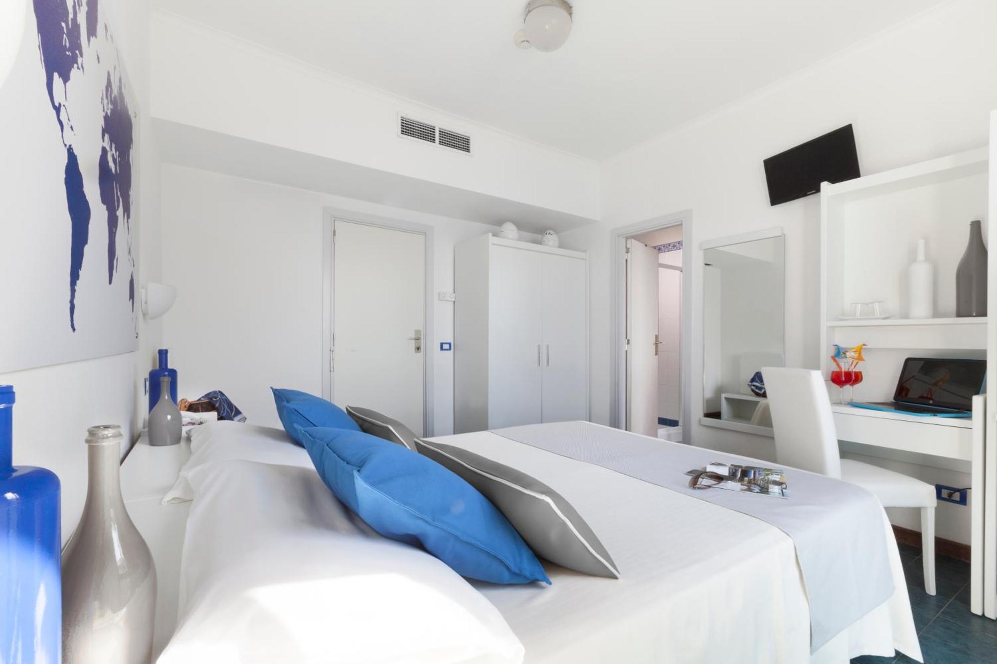 Standard Double or Twin Room,967233916:JPEG