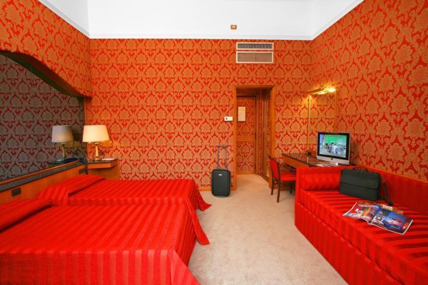 Standard Triple Room,112922136:JPEG